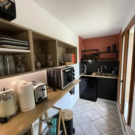 Отель Les Jardins Du - 2 Pieces Pour 4 Personnes 554 Экс-ле-Бен